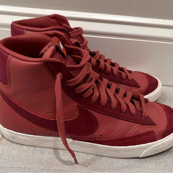 Moving Sale!! Nike Blazers - Picture 5 of 6